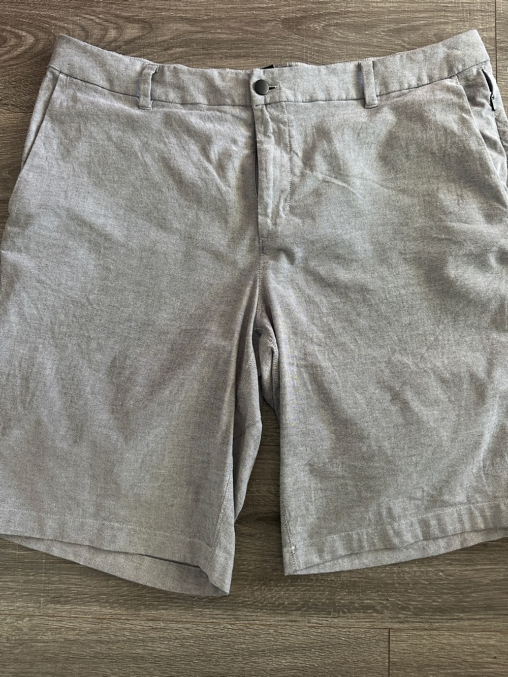 Lululemon Men’s ABC shorts 11”